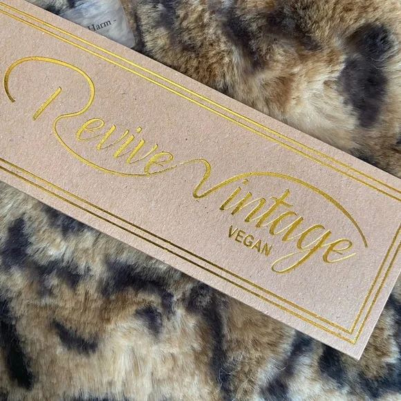 NWT Revive Vintage Faux Fur Cosmetic Bag - Picture 6 of 6